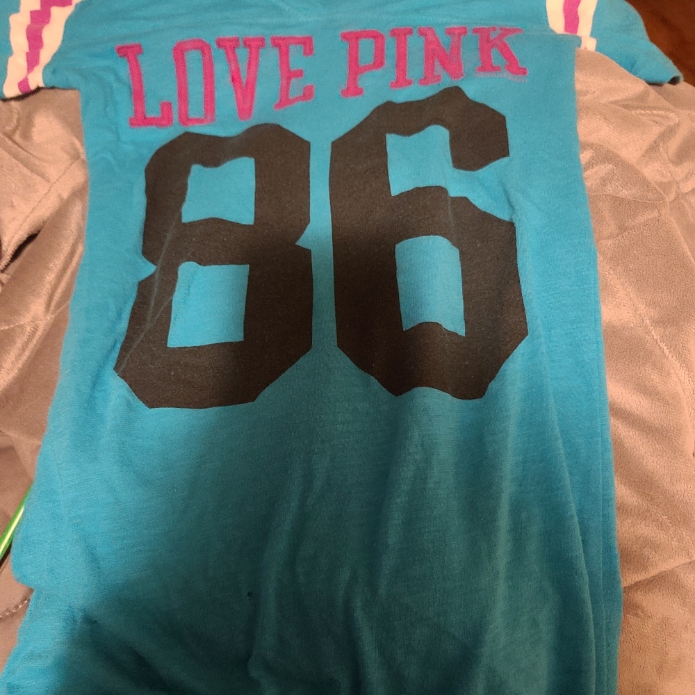 VS PINK tshirt